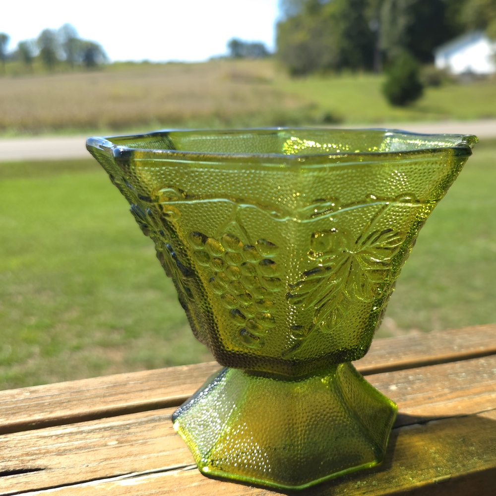 Vintage Anchor Hocking Pedestal Bowl - Picture 6 of 6